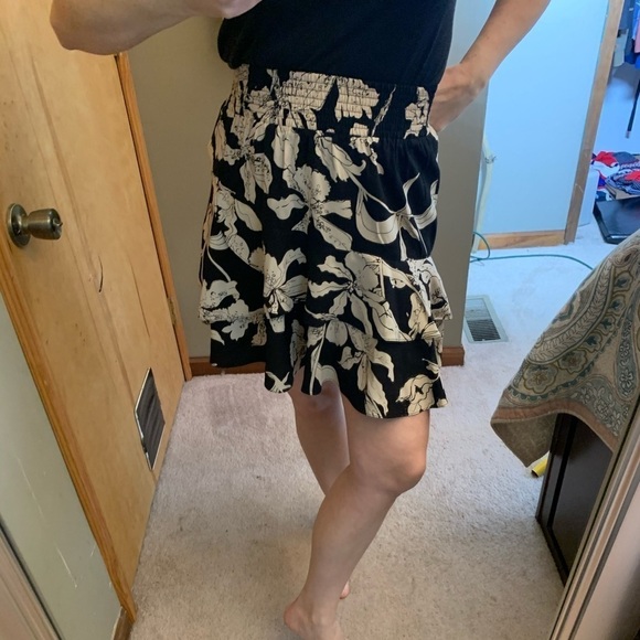 CAbi Isabel Asymmetrical Ruffle Tiered Y2K Skirt - Picture 9 of 10
